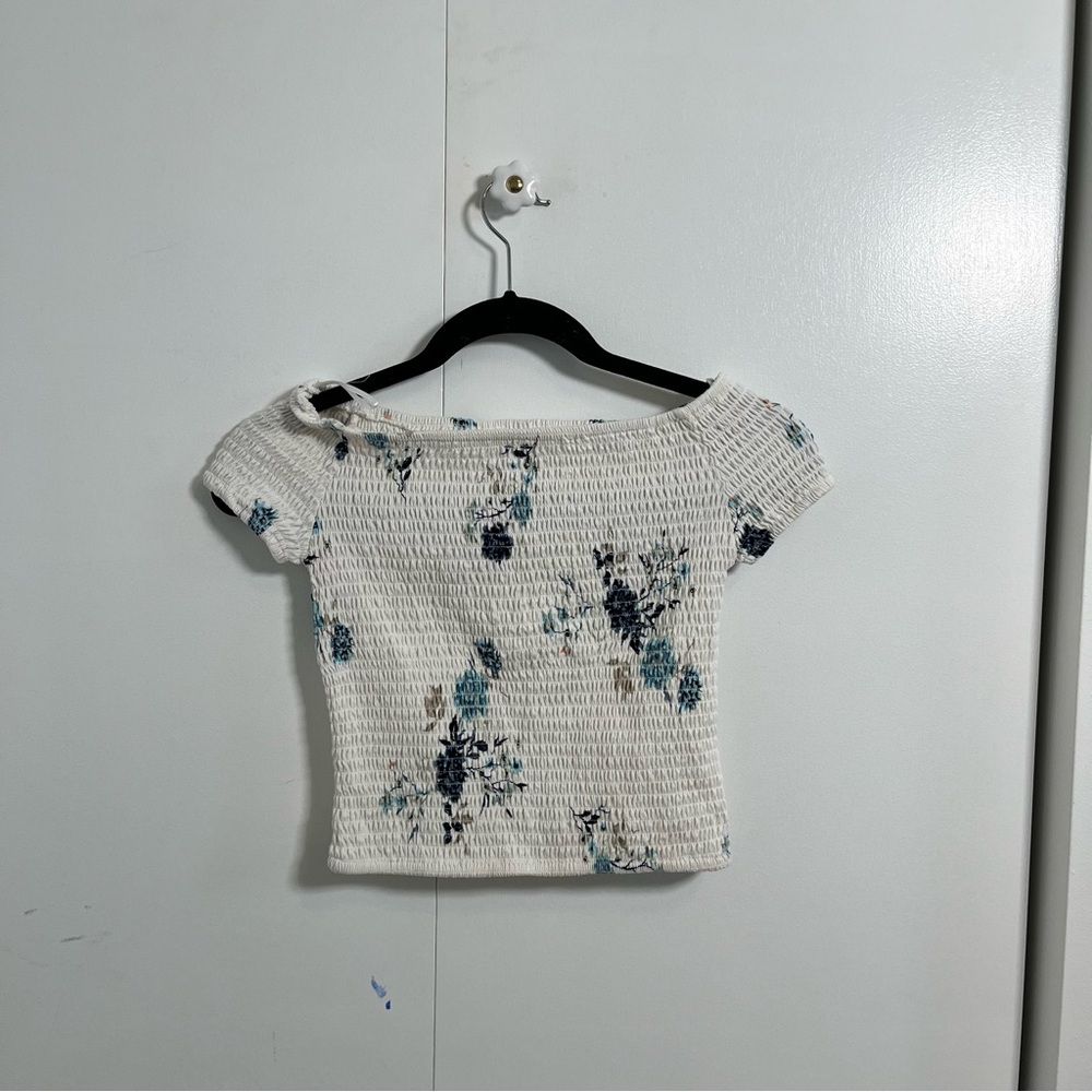 floral crop top - white and blue